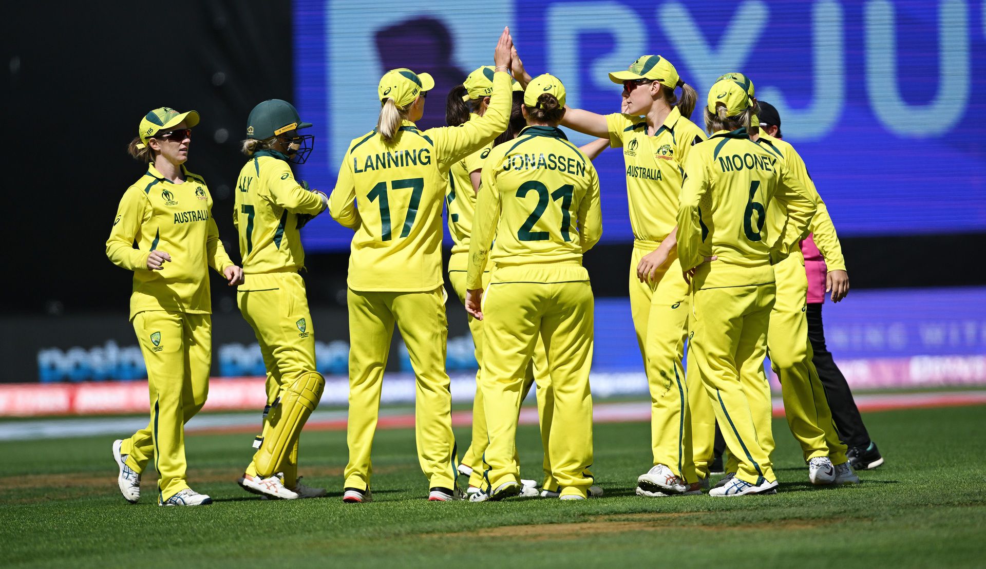 Healy, Haynes enable West Indies' thrashing as Australia make another World Cup final