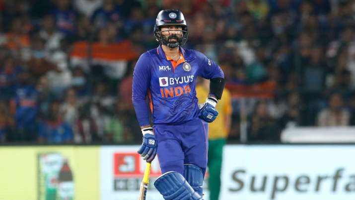 Dinesh Karthik dazzles as India force series decider