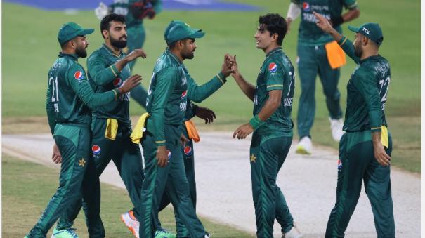 Pakistan complete Super 4s line-up with record win