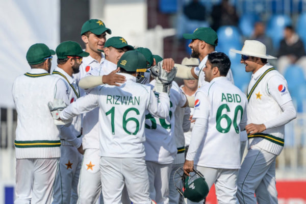 Watchful Pakistan make steady progress