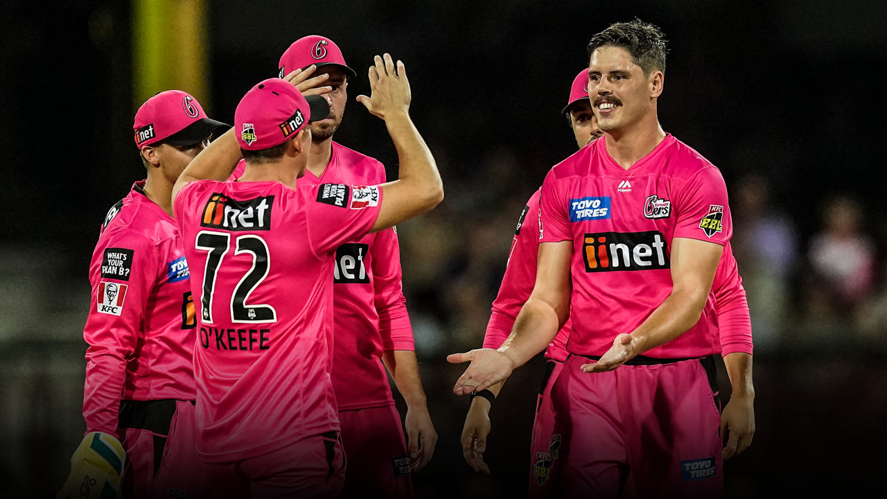 Ben Dwarshuis bowls Sydney Sixers to comfortable win