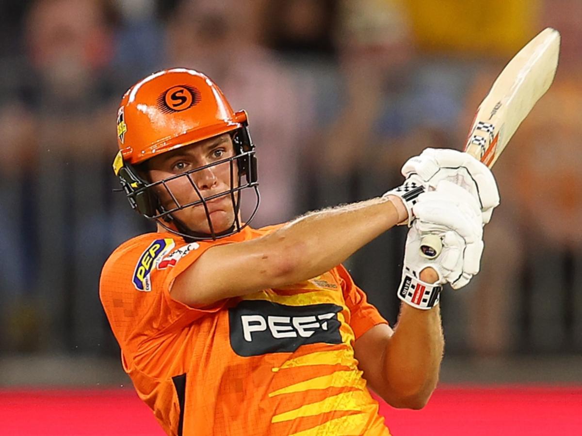 Aaron Hardie cracks 90 runs as Perth Scorchers return to top of the points table