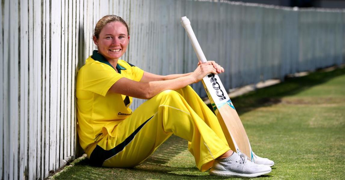 Mooney s career-best country leads Australia to 336