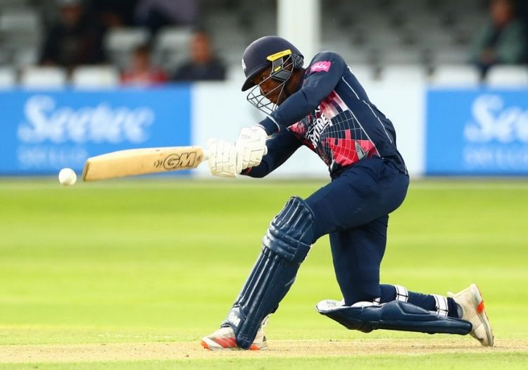 Daniel Bell-Drummond fifty leads Kent to easy win at Gloucestershire