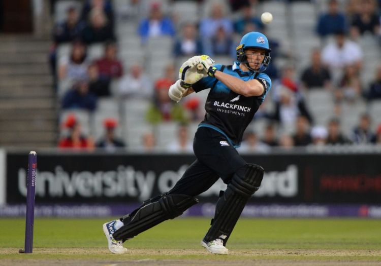 Mitchell Santner show sees Worcestershire hold off Derbyshire for knockout spot