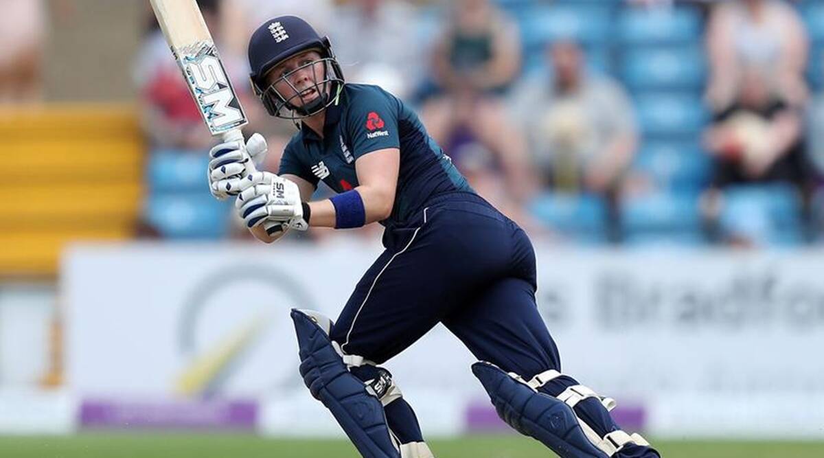 Heather Knight keeps England's Ashes hopes alive