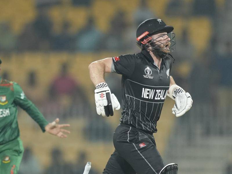 NZ make it three wins in three, but Williamson goes off hurt